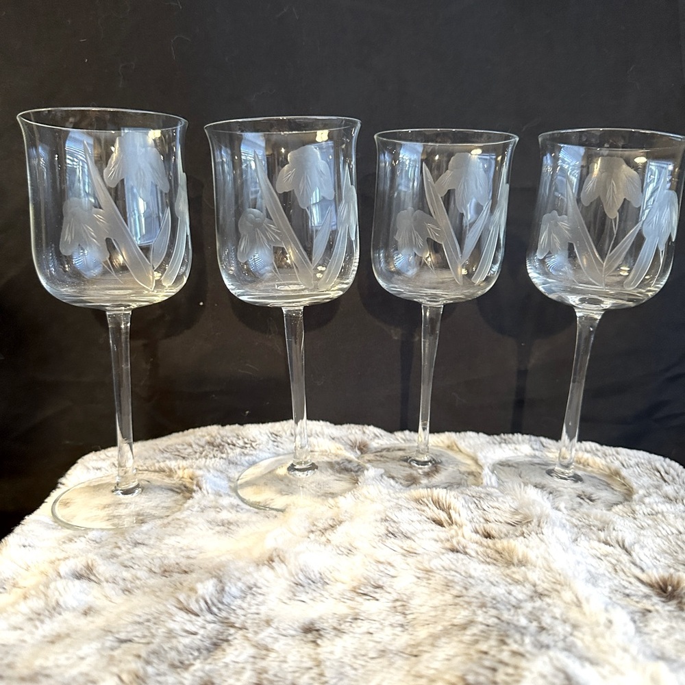 Vintage Water/Wine Goblets 4 w/etched flowers NWOT